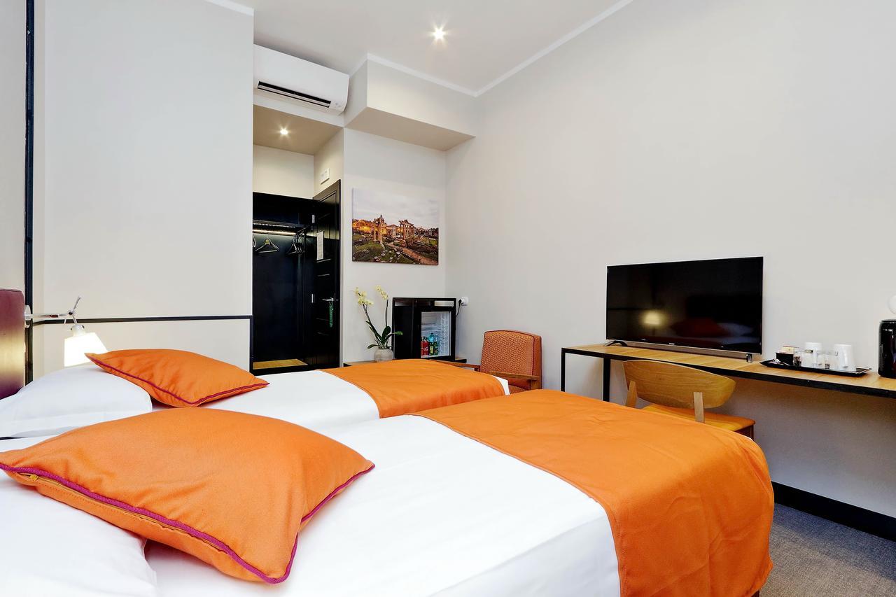 Colonna 32 Hotel Rome Exterior photo